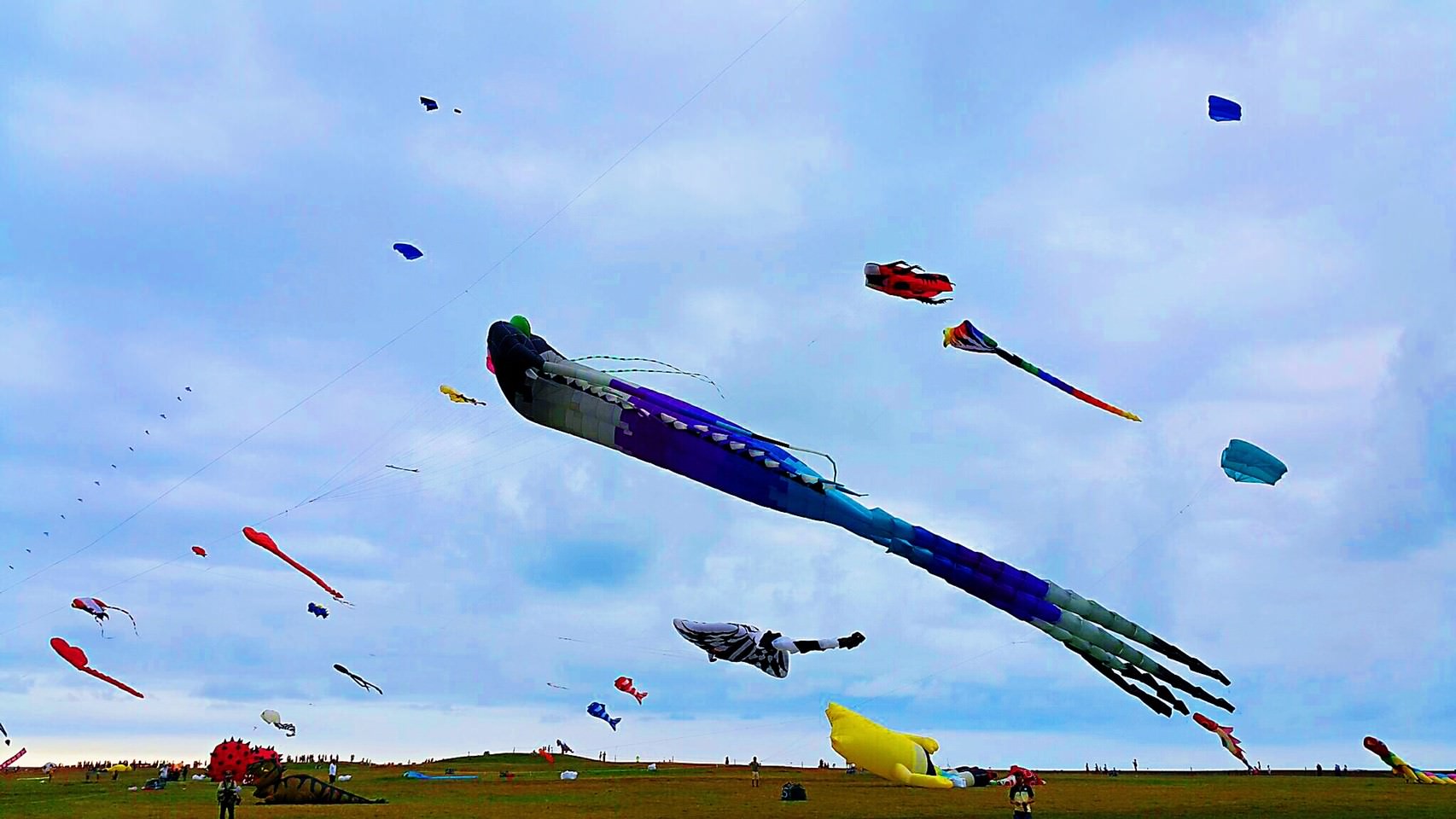 2018新竹國際風箏節即將在新竹漁港登場！喜從天降的糖果風箏！活動節目表、​交通接駁車資訊整理