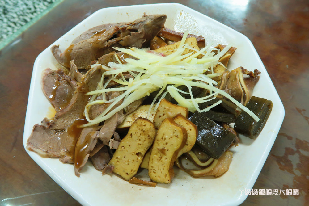新竹東區美食小吃｜阿華什錦麵，料多實在的什錦麵及綜合滷味