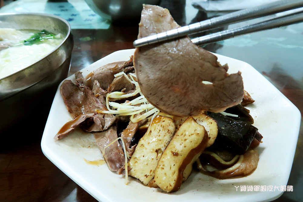新竹東區美食小吃｜阿華什錦麵，料多實在的什錦麵及綜合滷味