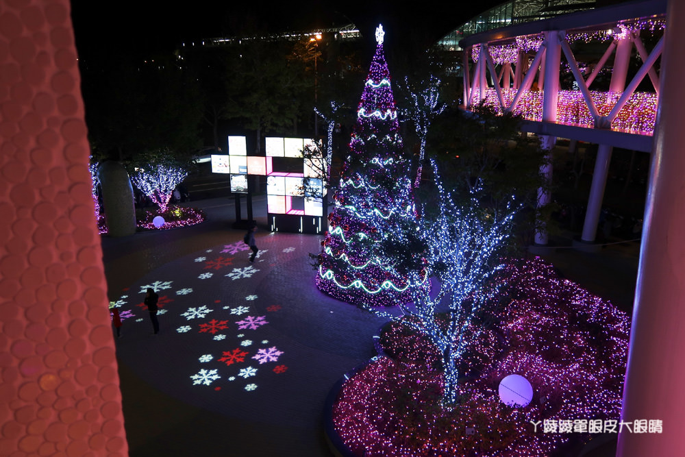 新竹聖誕節打卡景點推薦！竹北六家高鐵旁的6+Plaza購物廣場將於12月15日點燈，拍照打卡送扭蛋