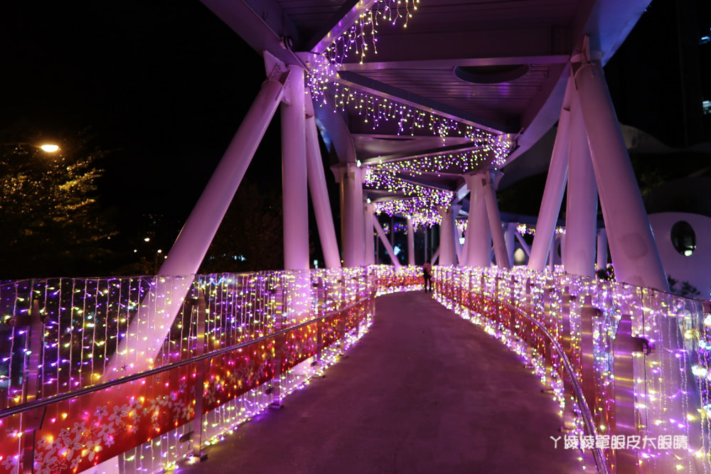 新竹聖誕節打卡景點推薦！竹北六家高鐵旁的6+Plaza購物廣場將於12月15日點燈，拍照打卡送扭蛋