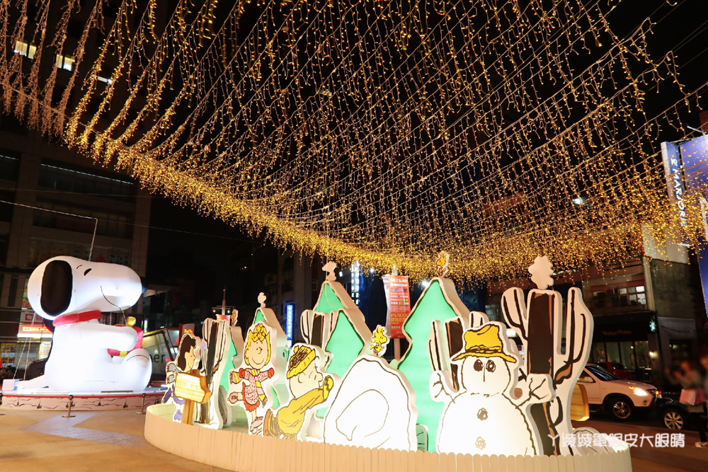 新竹遠東SOGO Big City館出現巨型搖擺史努比！陪你迎接聖誕節及跨年
