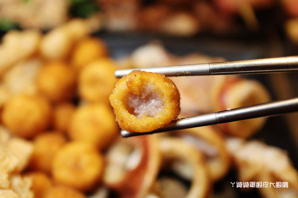 新竹竹北火鍋推薦非炸不可！整隻龍蝦包進雞排，營業到凌晨還有賣鹽酥雞炸物