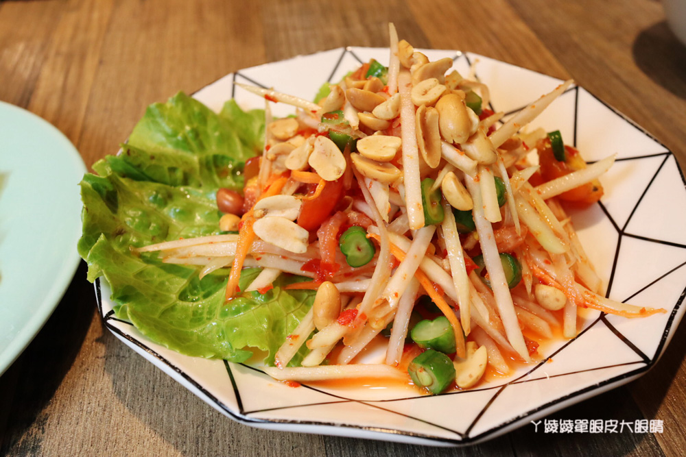 新竹泰式料理推薦505 Thai 泰式定食！一個人也可以來竹北泰式餐廳，泰國招牌嘟嘟車來新竹