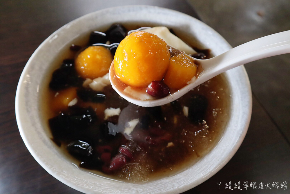 連新竹在地人都不一定知道的隱藏美食甜品，每日限量製作超大顆手工芋圓！新竹香山地芋豆花