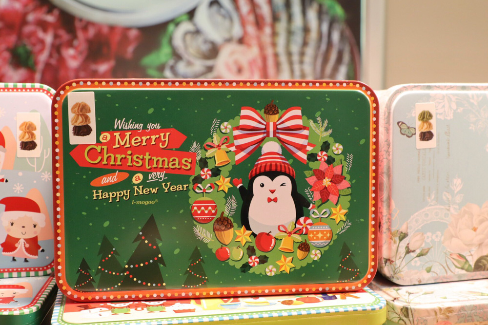 新竹巨城週年慶開跑！愛威鐵盒曲奇餅乾強勢回歸，超人氣涮嘴曲奇餅乾推出聖誕節限定盒款