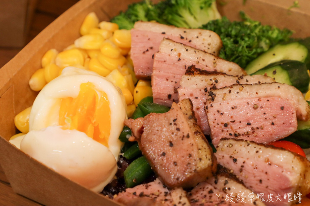 新竹超狂百元出頭健康餐盒，主餐多達30種口味可選擇！舒肥便當份量多、配菜種類豐富