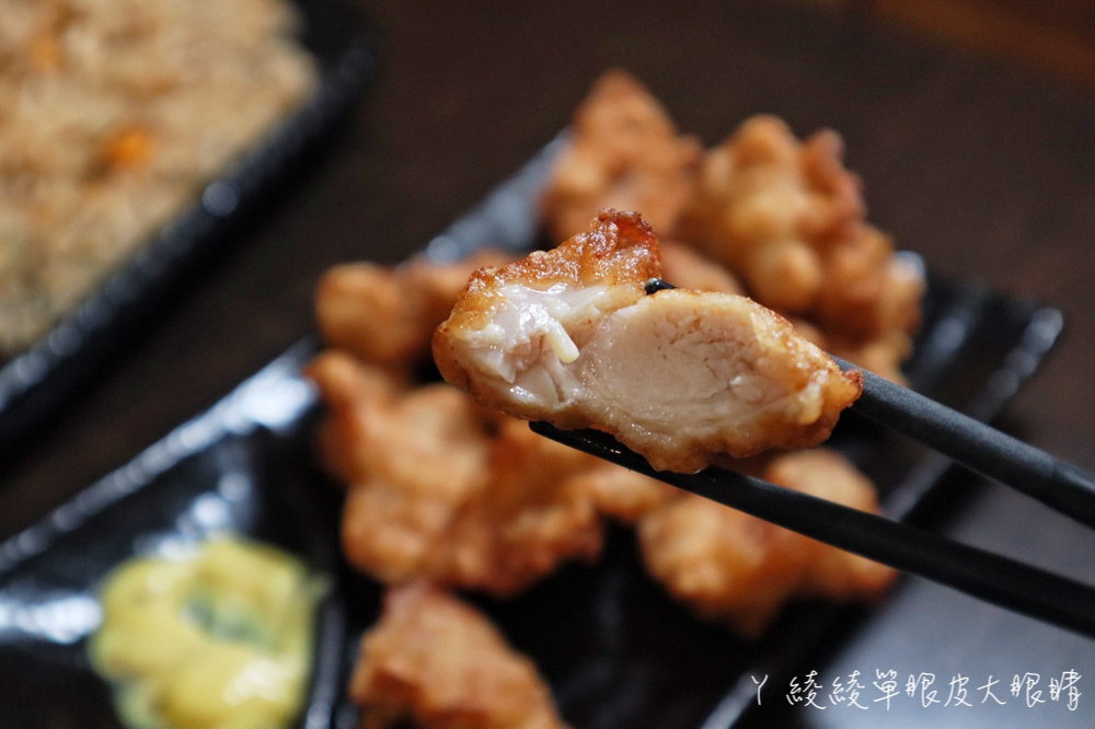 新竹神級平價炒飯推薦猴子炒飯！用泰國米炒的創意炒飯，炒飯直接被魚卵淹沒