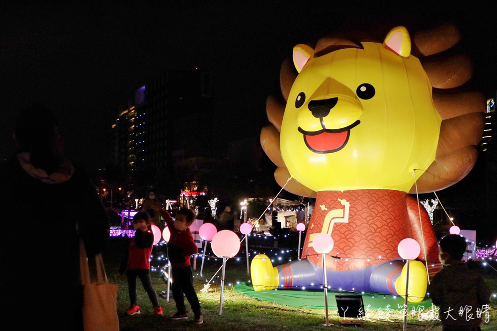 新竹縣花燈迎天穿燈會活動！超大皮皮獅和巧虎花燈，結合科技重現女媧補天的故事在水面