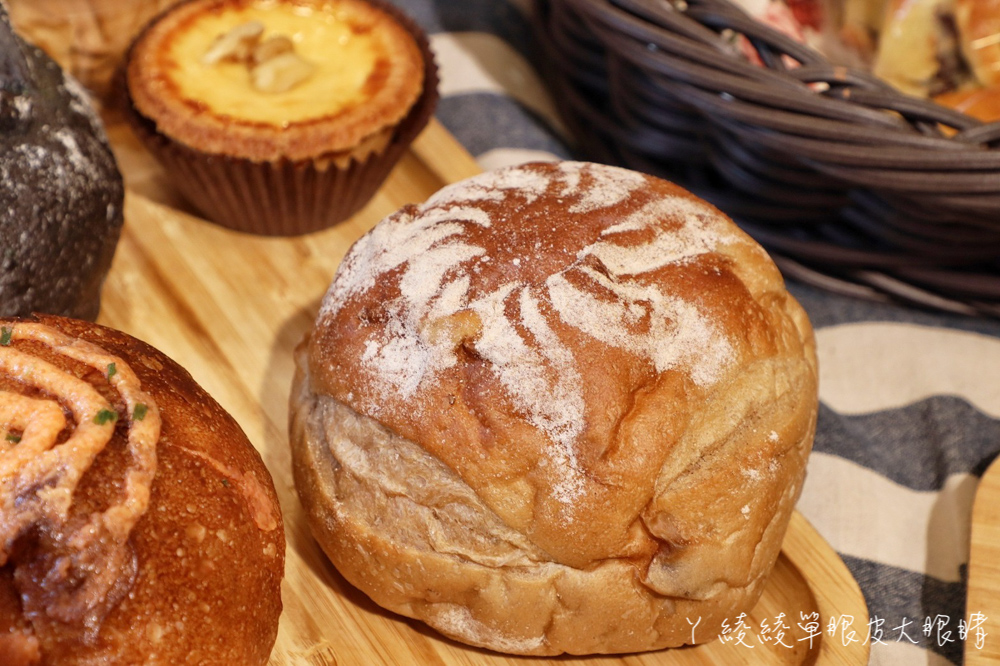 2022新竹竹北母親節蛋糕推薦！拉凡德手作烘焙坊經典款必吃麵包